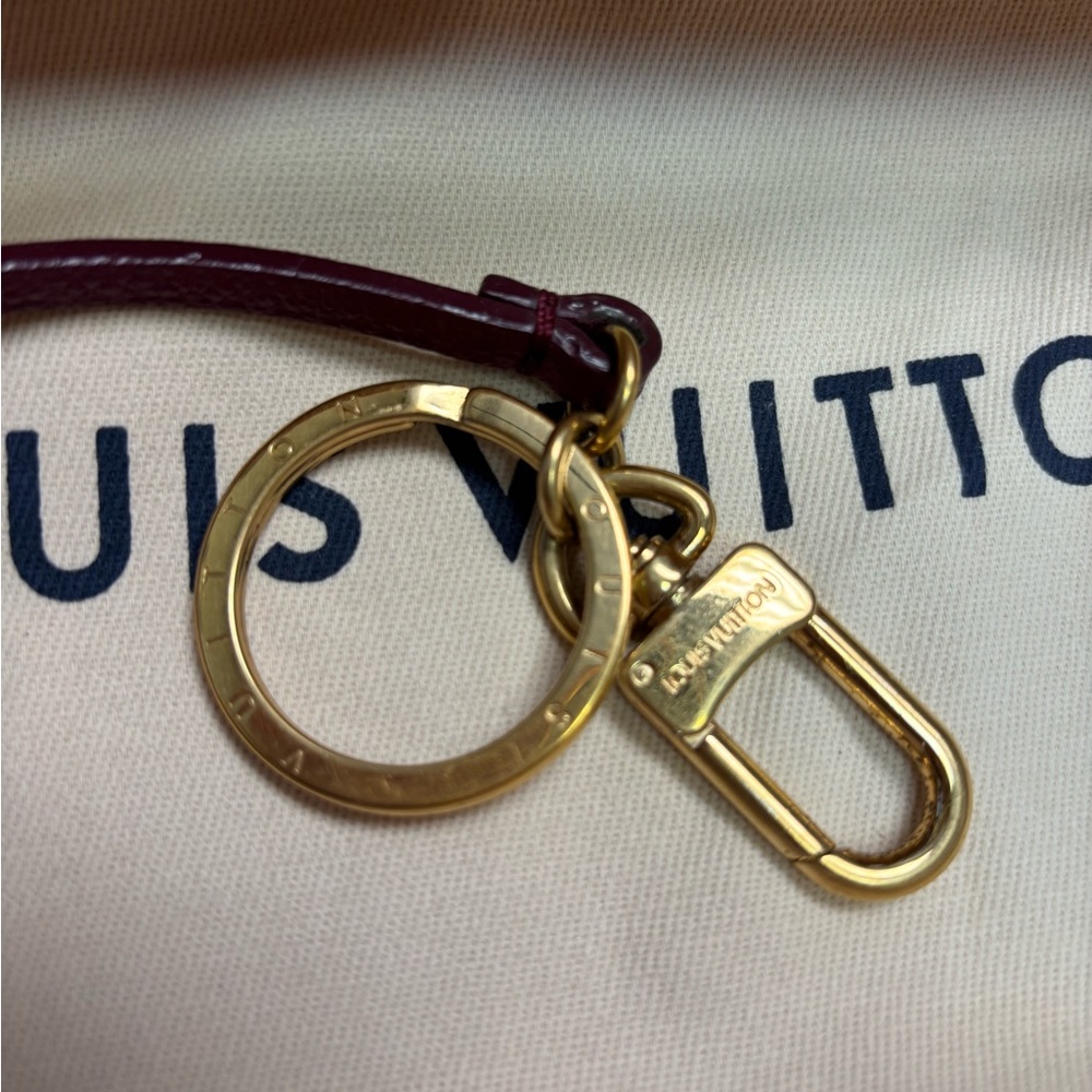 Louis Vuitton Empreinte Clochette Key Holder Raisin Burgundy w/ Box & Dust Bag - Picture 5 of 10